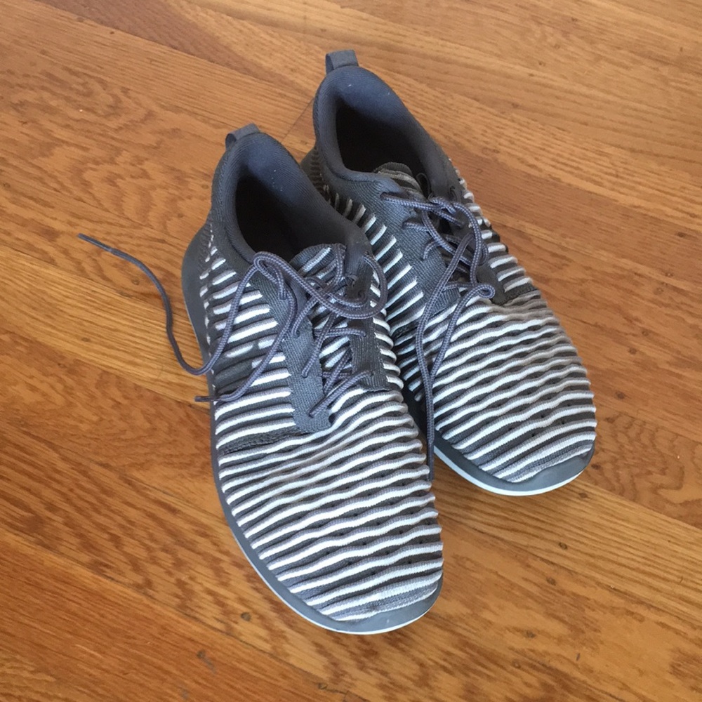 Nike gray flyknit sneakers